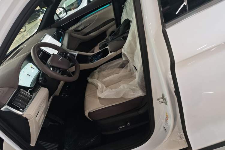 Used BYD Song PLUS New Energy 2025 DM-i 112KM Prestige Model
