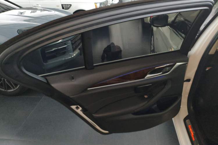 Used BMW 5 Series 2018 525Li Luxury Package