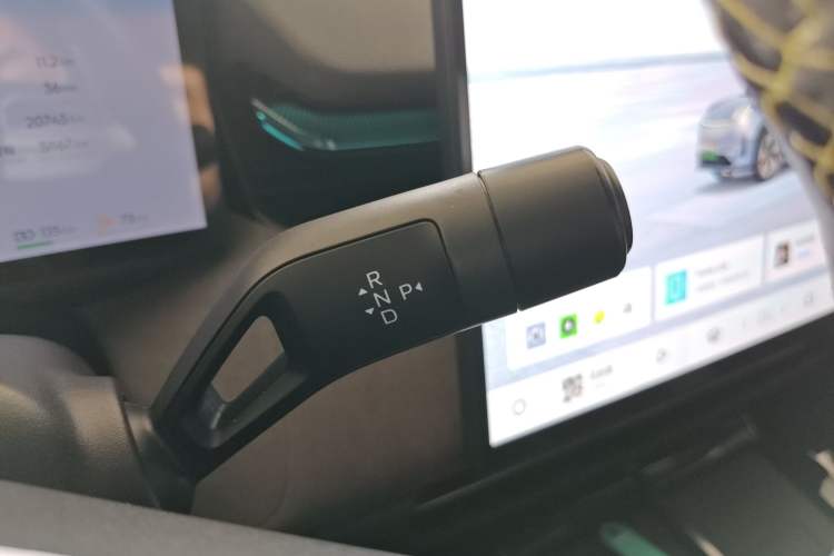 Used Lynk & Co 08 EM-P 2025 220 km All-Wheel-Drive Performance Halo
