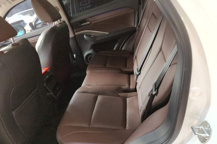 Used Wey VV6 2019 2.0T Two-Wheel-Drive Ultra-Luxury Version China VI Standard
