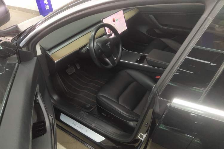 Used Tesla Model 3 2019 Long-Range Rear-Wheel-Drive Version