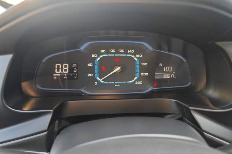 Used Roewe 360 2015 1.5L manual luxury edition
