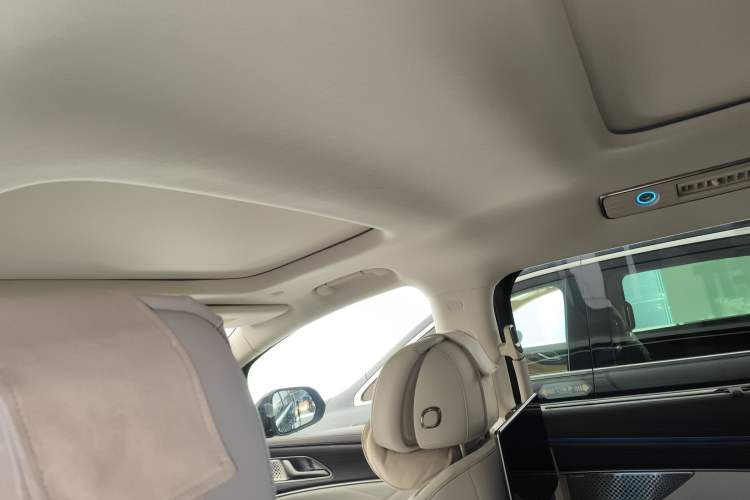 Used Denza D9 2024 DM-i 980 Four-Wheel Drive Flagship Model