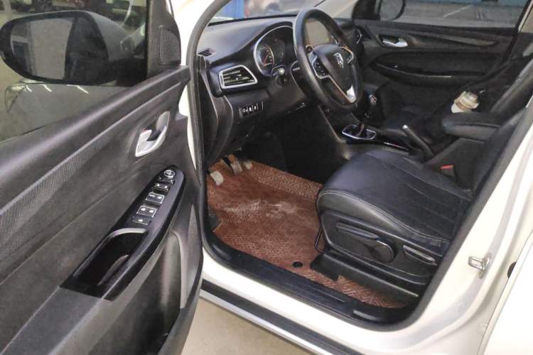 Used Baojun 730 2021 1.5L Manual Fashion Version 7 Seats
