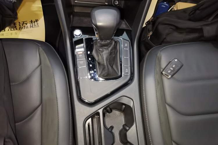 Used Volkswagen Tiguan L 2020 330TSI Automatic Two-Wheel Drive Panoramic Comfort Edition China VI Standard