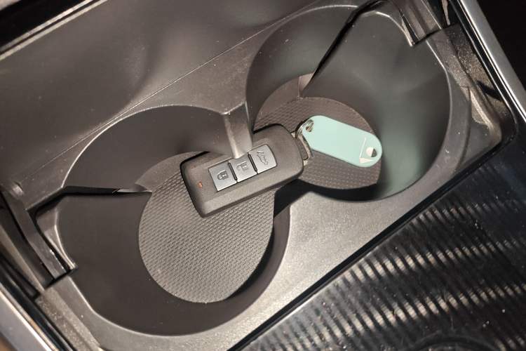 Used Mitsubishi Outlander 2021 2.4L 4x4 Zhi Xiang Edition 7 Seats
