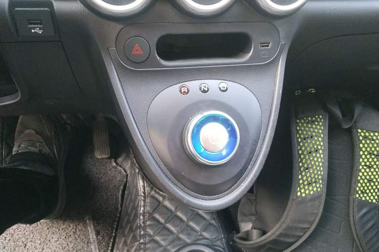 Used ORA Black Cat 2022 Updated Version 301 km Cute Pet Edition Lithium Iron Phosphate