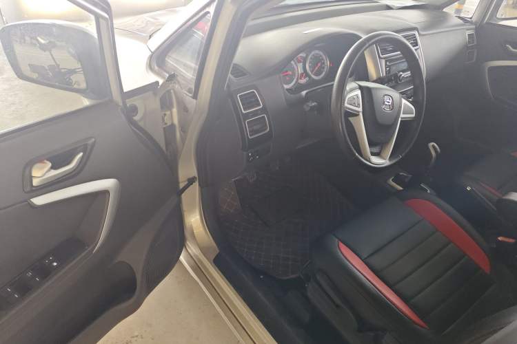 Used Suzuki Liana A6 2015 Hatchback 1.4L Manual Enjoyment Model
