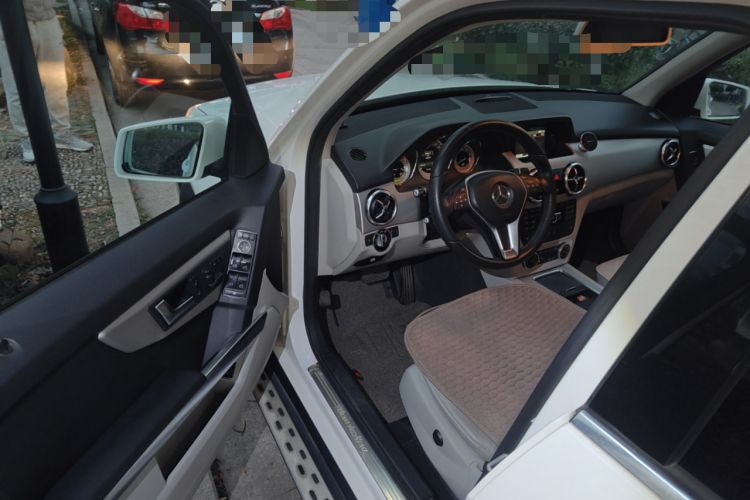 Used Mercedes-Benz GLK-Class 2013 GLK 300 4MATIC Dynamic Sunroof Model