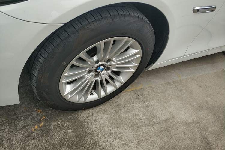 Used BMW 5 Series 2014 520Li Elegant Model
