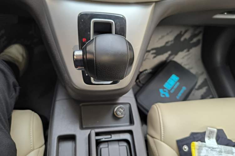 Used Honda CR-V 2012 2.0L two-wheel drive urban version
