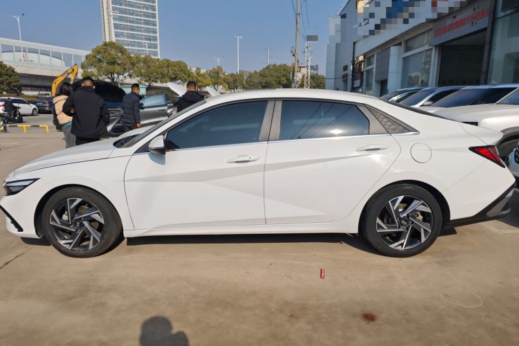 Used Hyundai Elantra 2023 1.5L CVT LUX Prestige Edition