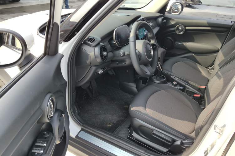 Used  MINI 2023 1.5T ONE Five-Door Edition