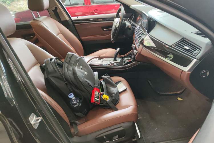 Used BMW 5 Series 2014 525Li Leading Model
