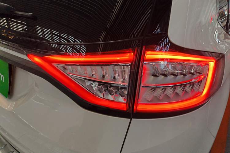 Used Ford Edge 2018 EcoBoost 245 Two-Wheel-Drive Titanium 7-Seater China VI Standard
