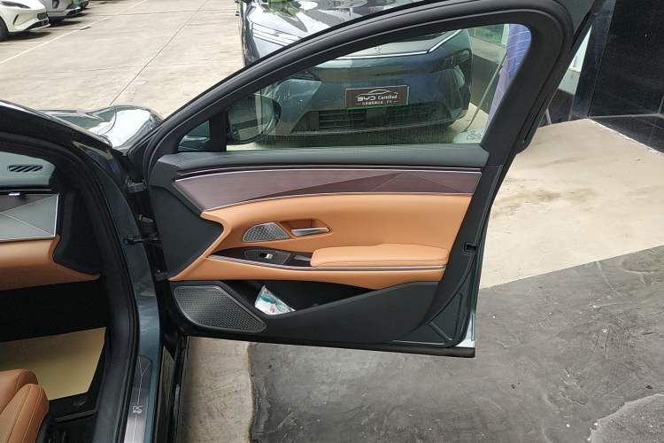 Used BYD Han L 2025 DM-p Four-Wheel-Drive LiDAR Flagship Model
