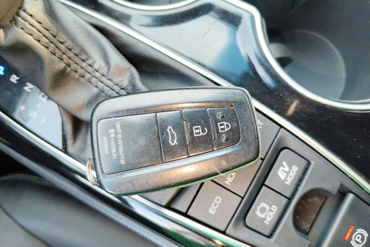 Used Toyota Camry 2019 Dual-Engine 2.5HS FENGSHANG Edition China VI Standard