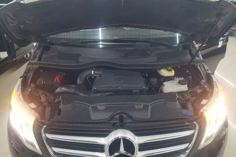 Used Mercedes-Benz V-Class 2018 V 260 Avantgarde Edition China VI
