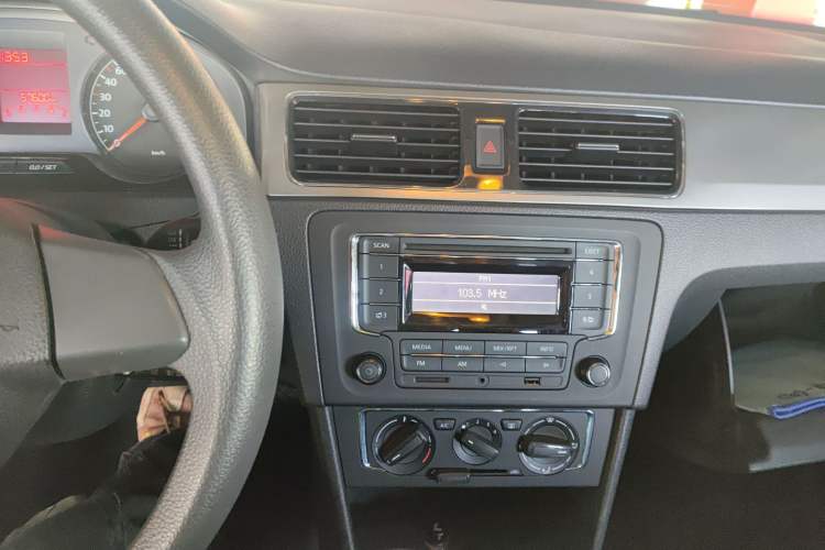 Used Volkswagen Santana 2015 1.6L Automatic Comfort Edition
