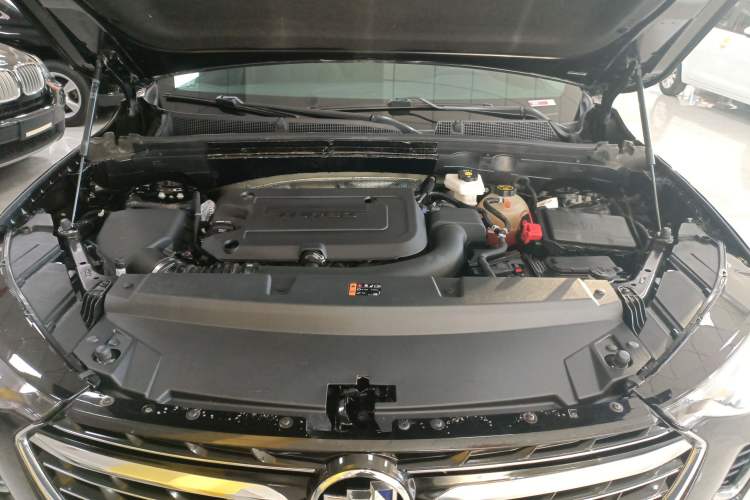 Used Buick Envision 2022 Encore S 652T Two-Wheel-Drive Luxury Model
