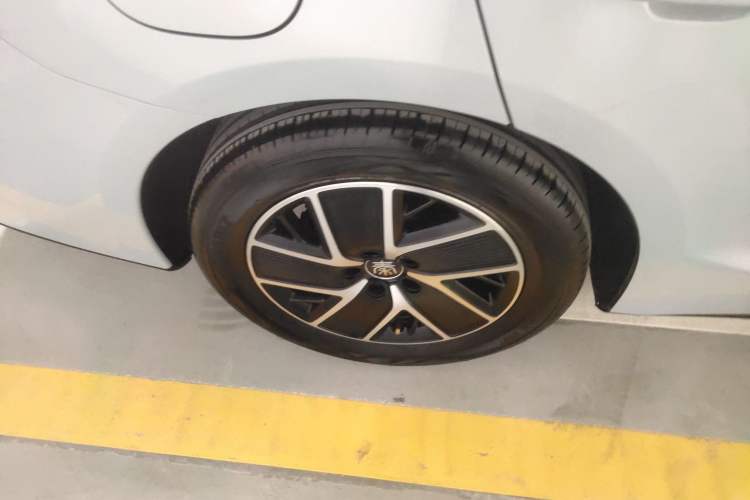 Used BYD Qin L 2025 DM-i Smart Drive 120KM Superior Model
