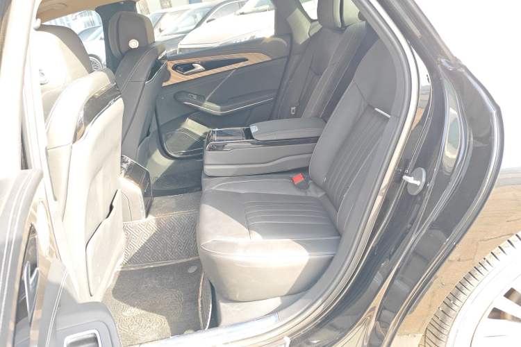 Used Hongqi H9 2023 2.0T Smart Connect Flagship Edition
