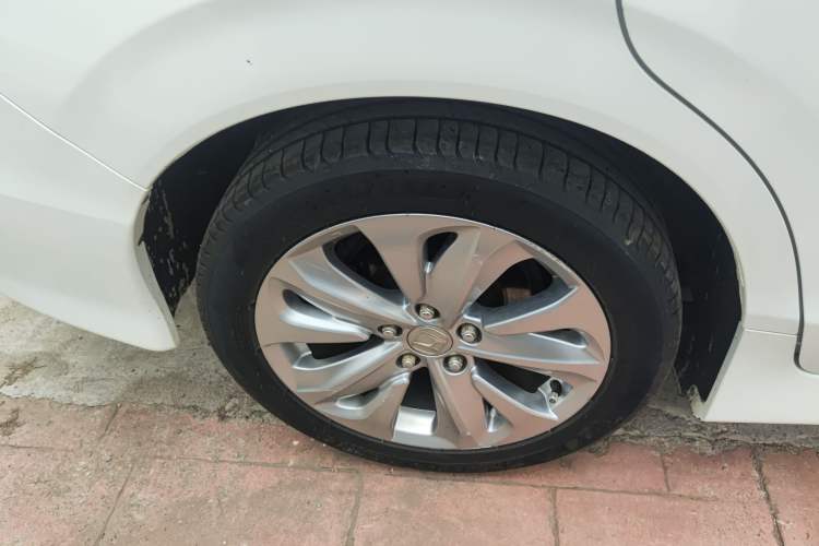 Used Honda Jade 2017 1.8L automatic Comfort version 5 seats
