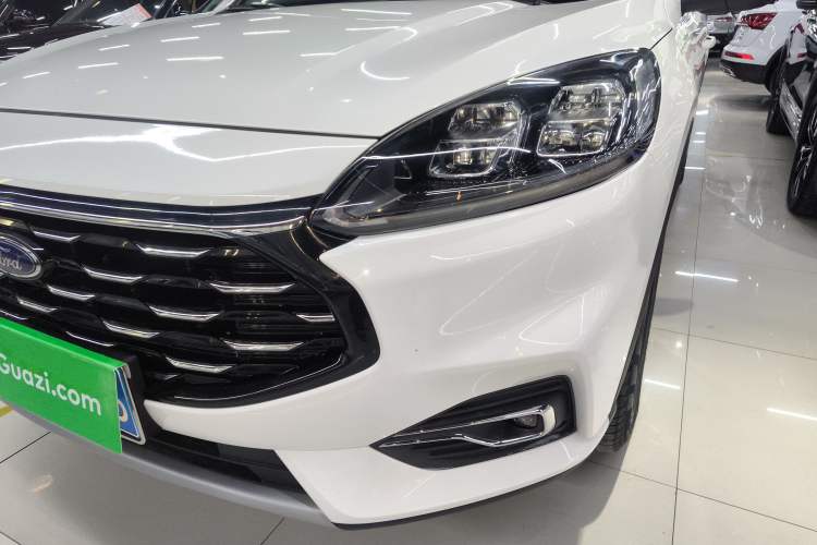 Used Ford Escape 2020 EcoBoost 245 Two-Wheel-Drive Titanium Edition