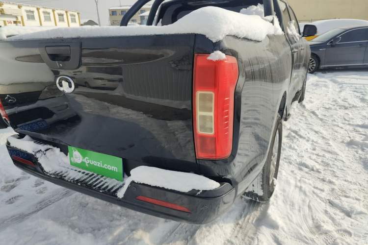 Used Great Wall Poer 2019 2.0T Commercial Version Manual Diesel 4x4 Navigation Type Long Bed GW4D20M
