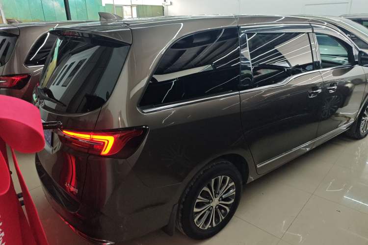 Used Buick GL8 2021 Land Cruiser Executive Class 652T Luxury Model
