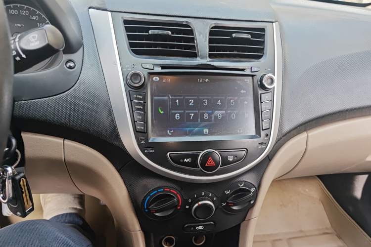 Used Hyundai Verna (older generation) 2014 1.4L Manual Fashion GS Model
