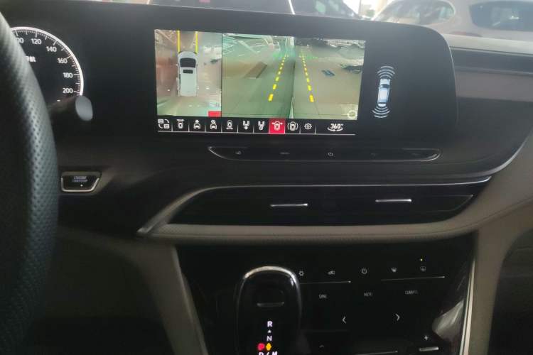 Used Buick GL8 2022 ES Landtrek 653T Comfort Edition