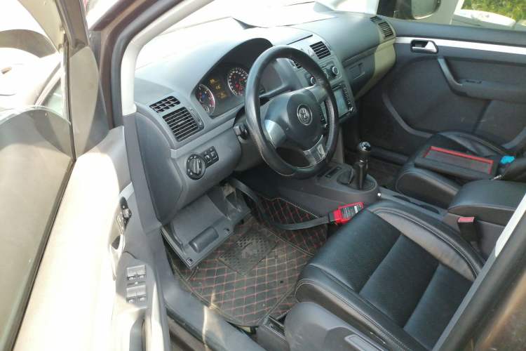 Used Volkswagen Touran 2013 1.4T Manual Fashion Edition 5 Seats
