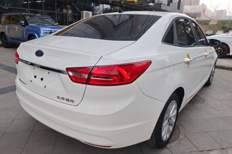 Used Ford Escort 2015 1.5L Automatic Fashion Model
