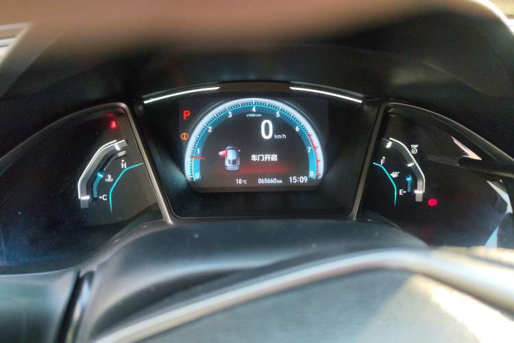 Used Honda Civic 2021 HATCHBACK 220TURBO CVT New Trendsetter
