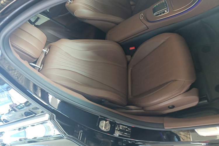 Used Mercedes-Benz E-Class 2021 Restyled E 300 L Luxury Edition
