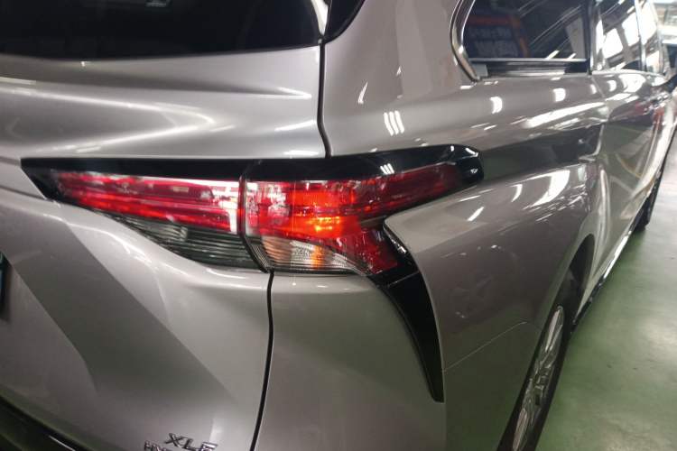 Used Toyota Sienna 2023 2.5L Hybrid Luxury Edition