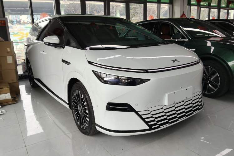 Used XPeng X9 2025 740 Ultra-Long Range Max
