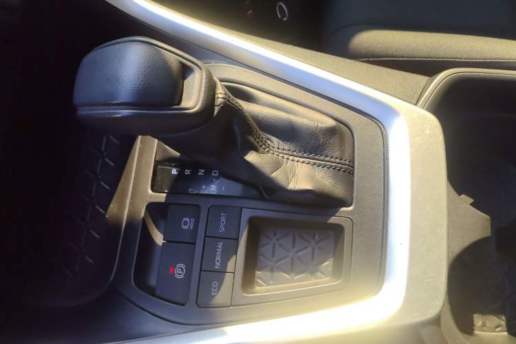 Used Toyota Wildlander 2020 2.0L CVT Two-Wheel Drive Leading Edition
