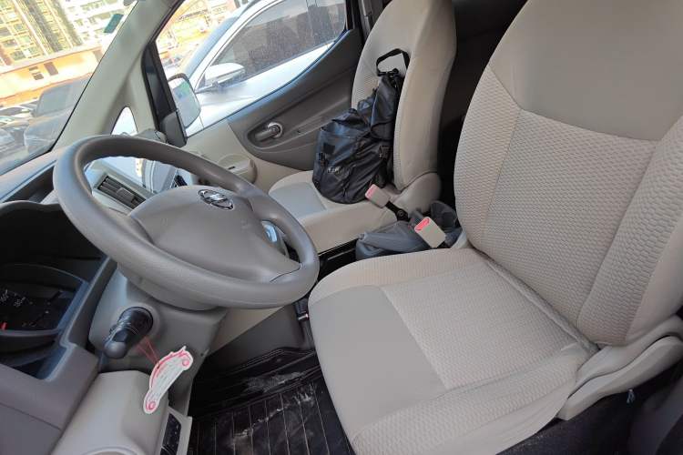 Used Nissan NV200 2014 1.6L CVT Luxury Model China IV Standard