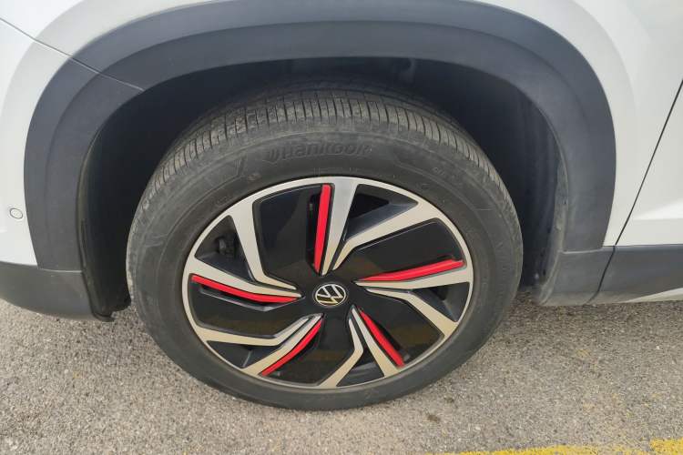 Used Volkswagen Tharu 2024 300TSI Two-Wheel-Drive Moon Luxury Edition
