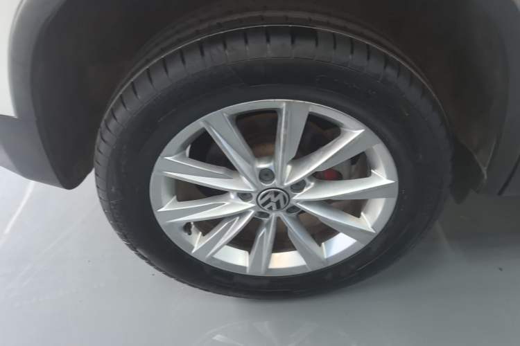 Used Volkswagen Tiguan 2017 300TSI Automatic Two-Wheel Drive Silk Road Luxury Edition
