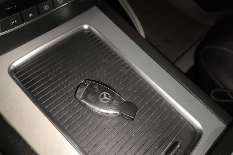 Used Mercedes-Benz GLK-Class 2013 GLK 300 4MATIC Dynamic Sunroof Model