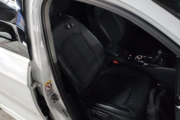 Used Audi A3 2017 Limousine 35 TFSI Fashion Model
