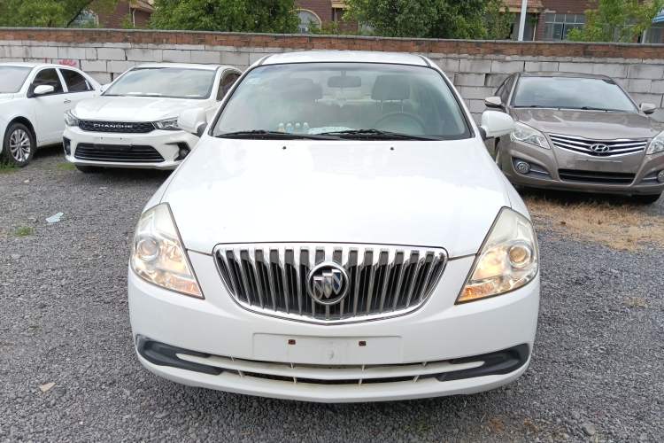 Used Buick Excelle 2015 1.5L Automatic Classic Model
