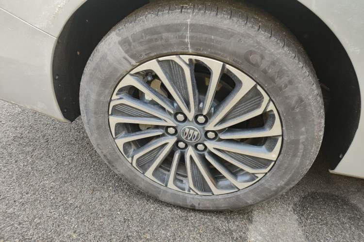 Used Buick GL8 New Energy 2025 Lu Shang Luxury Edition 7-Seater