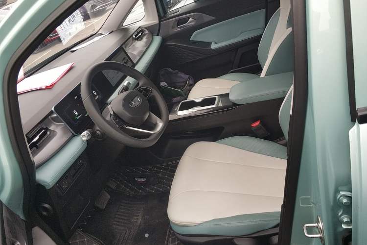 Used Geometry E Firefly 2024 301km Starlight
