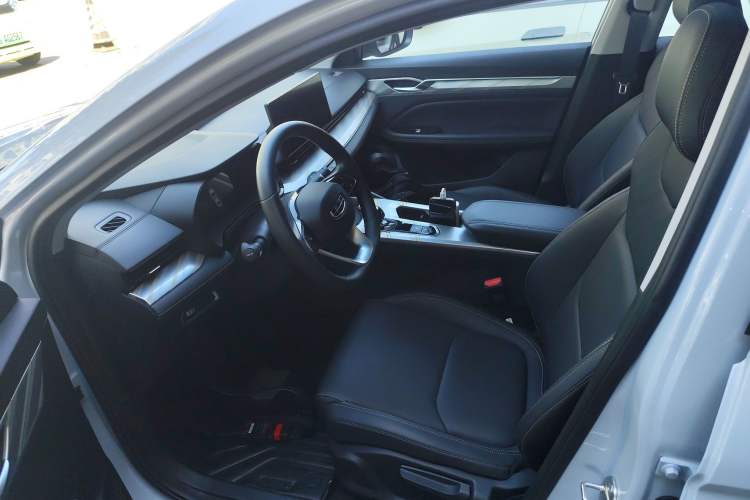 Used Geely Auto Emgrand L HiP 2024 Longteng Edition 1.5TD-DHT Pro 100KM Superior Model