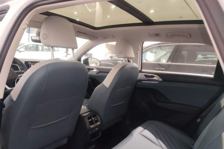 Used Volkswagen Tharu 2024 300TSI Two-Wheel-Drive Moon Luxury Edition