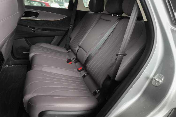 Used Chery Tiggo 9 C-DM 2025 1.5T 106KM Ultra-Comfort Edition 5 Seats Lithium-NMC
